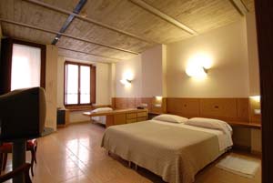 Classic triple with private facilities (bath and shower), and breakfast